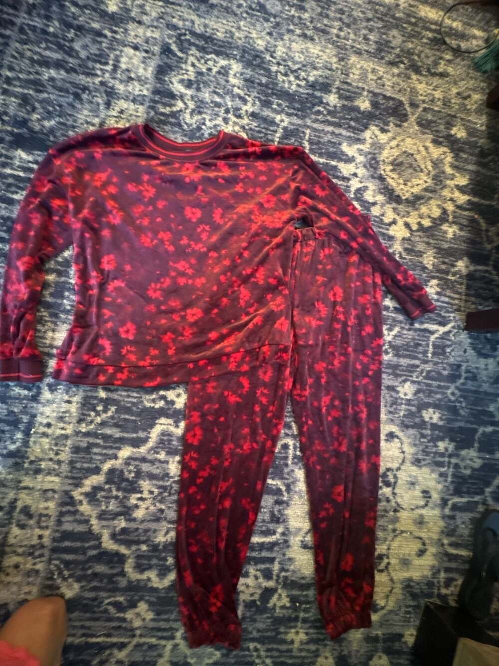 Simply Vera Vera Wang Long Sleeve Pajama Top & Pajama Jogger Set Small